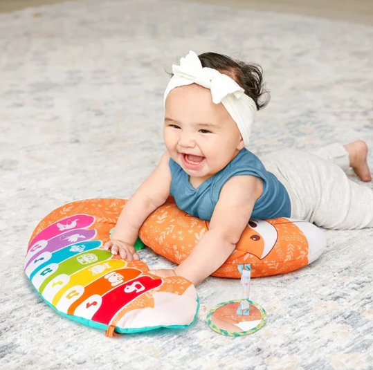 Infantino 3-en-1 Tummy Time Piano – Coussin Bébé Avec +20 Mélodies & Miroir – Éveil Et Motricité Dès La Naissance