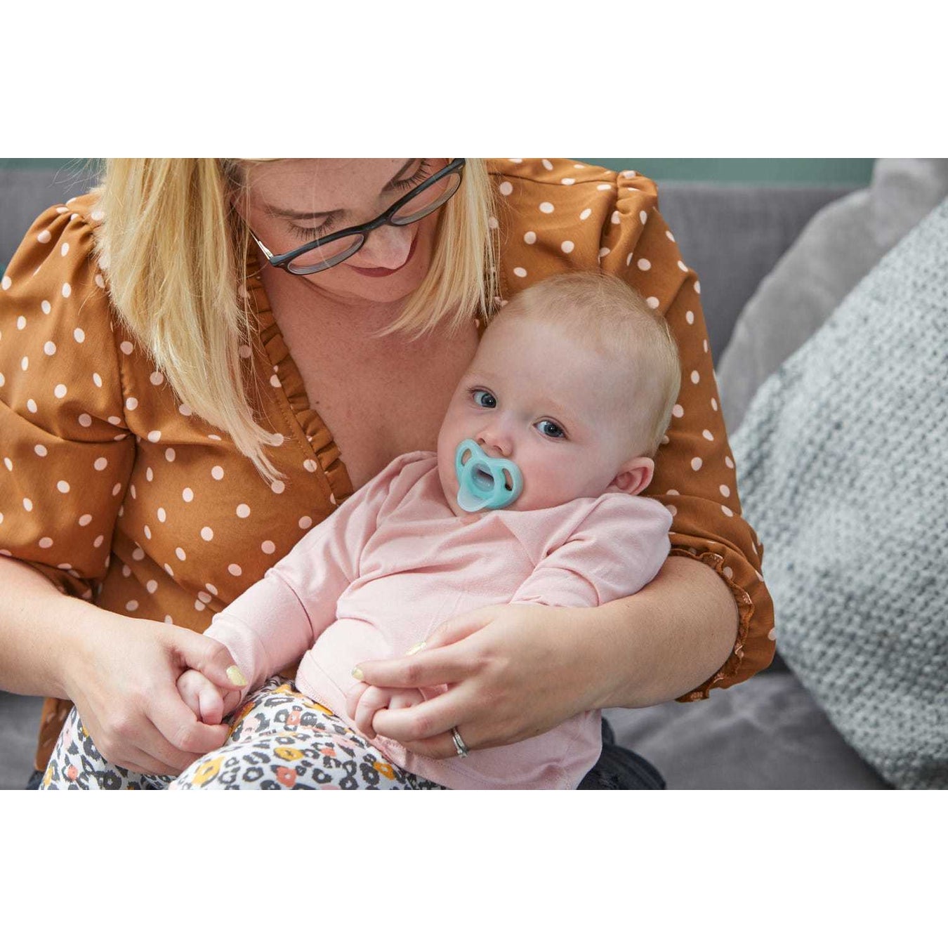 Tommee Tippee Ultra-Light Silicone Soother 0-6m 2-Pack | Soothers